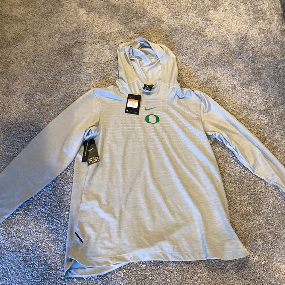 Official on field team issued Nike Oregon Duck shirt